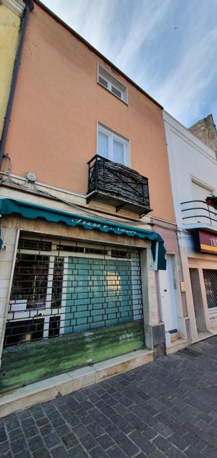 Appartamento In Piazza Italia Sant'Antioco Luaran gambar