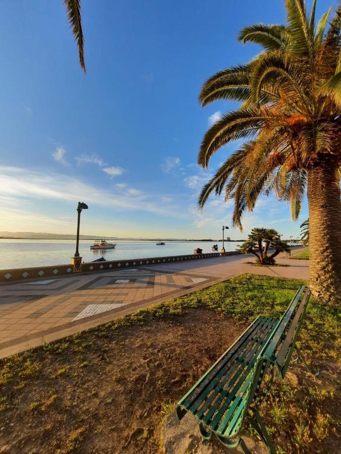 Appartamento In Piazza Italia Sant'Antioco Luaran gambar